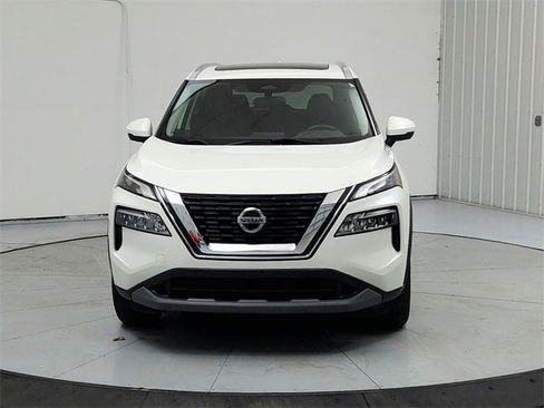 Used 2021 Nissan Rogue SV w/ Premium Package image 2