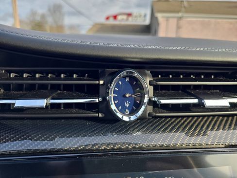 Used 2017 Maserati Quattroporte S GranSport image 40