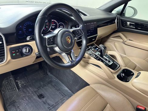 Used 2021 Porsche Cayenne AWD/4WD image 21