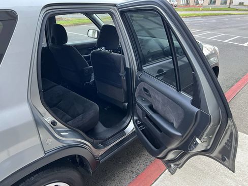 Used 2005 Honda CR-V EX image 9