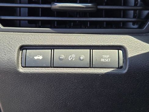 Used 2024 Nissan Altima 2.5 SV FWD image 22
