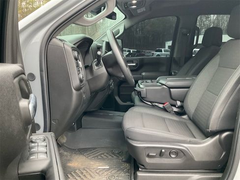 Used 2025 Chevrolet Silverado 2500 Custom w/ Custom Value Package image 15