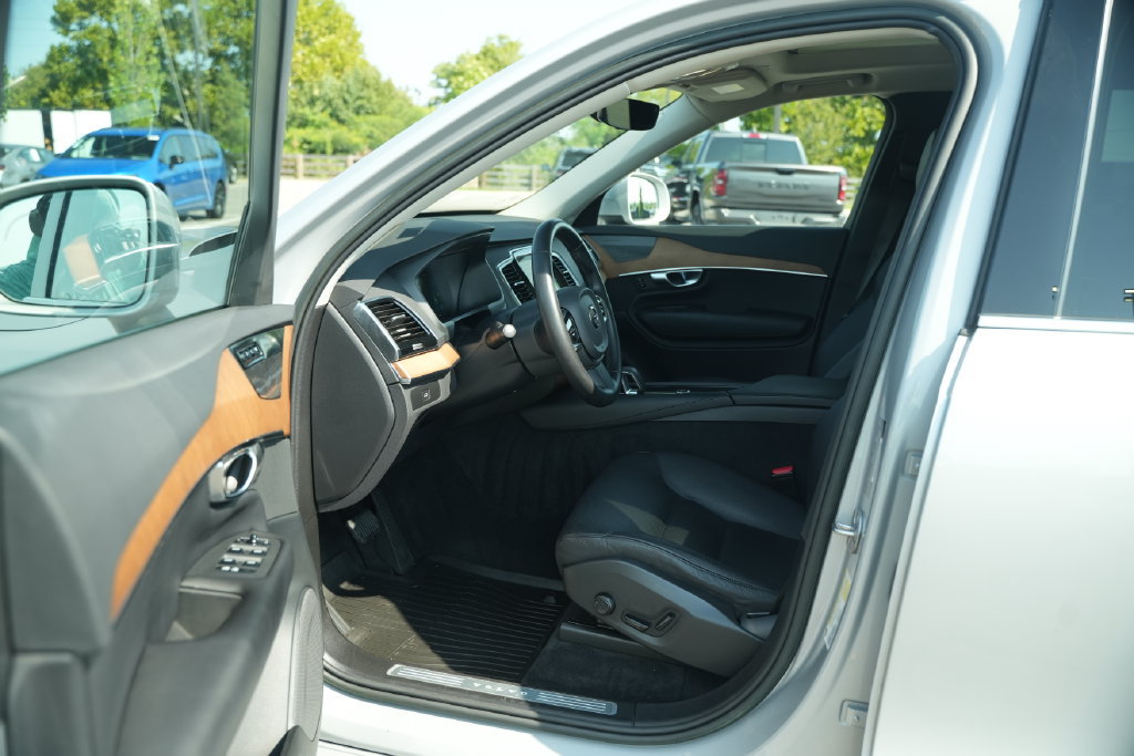 Used 2023 Volvo XC90 B5 Plus w/ Protection Package AWD/4WD image 15