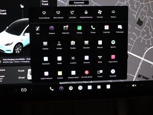 Used 2022 Tesla Model Y Long Range image 7