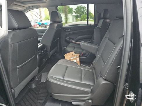 Used 2019 Chevrolet Suburban Premier image 16