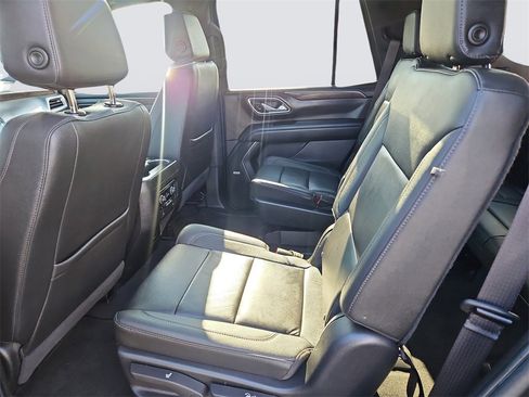 Certified 2022 Chevrolet Tahoe Z71 w/ Luxury Package image 37