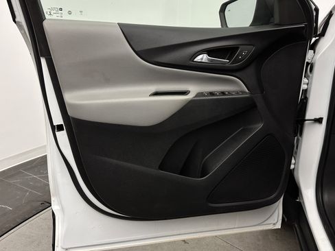 Used 2022 Chevrolet Equinox LS w/ LPO, Floor Liner Package image 10