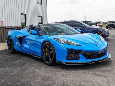 Used 2023 Chevrolet Corvette Z06 w/ Z07 Performance Package RWD image 5