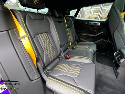 Used 2025 Lamborghini Urus SE image 24