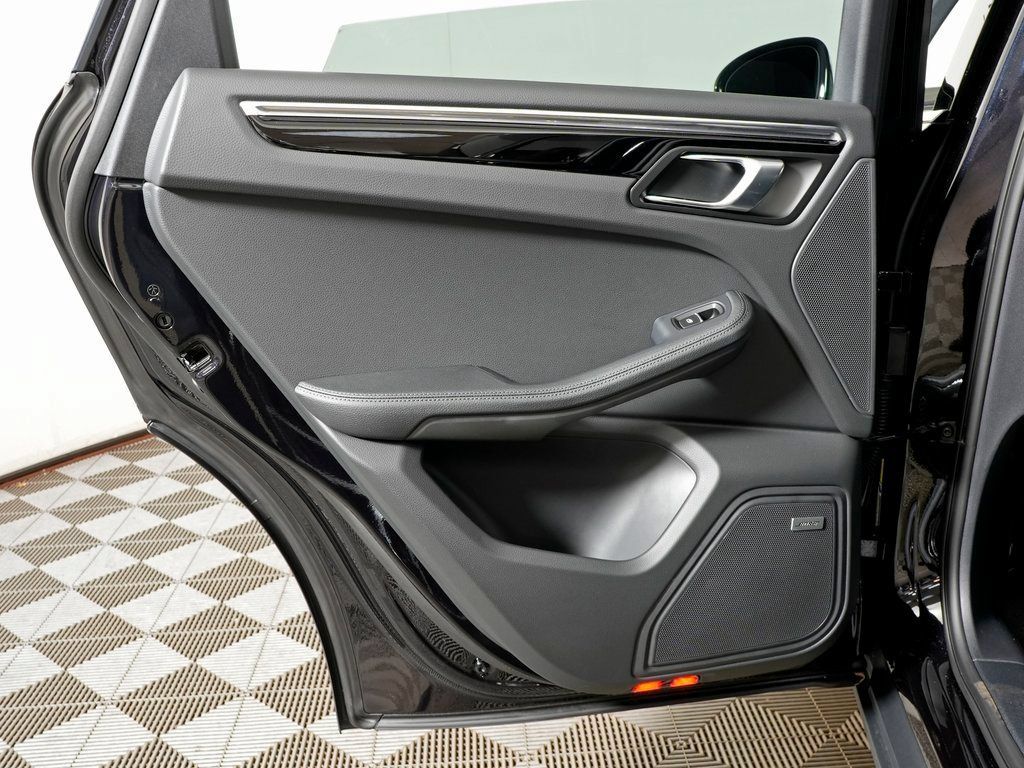 Certified 2026 Porsche Macan S AWD/4WD image 31