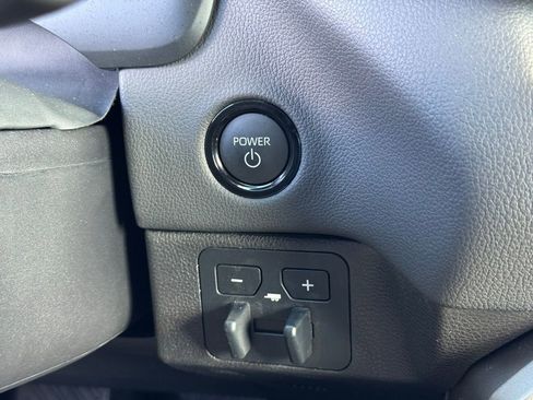 Used 2025 Toyota Tundra Limited image 29