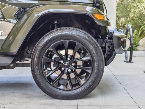 Used 2022 Jeep Wrangler Unlimited Sahara image 9