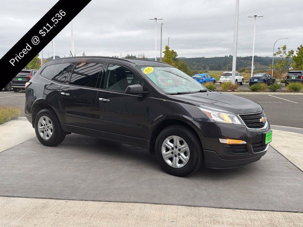 Used 2017 Chevrolet Traverse LS FWD image 4