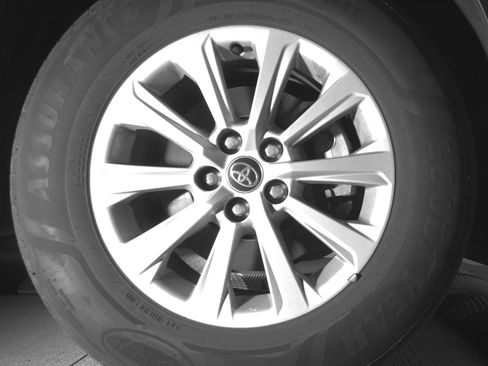 Used 2025 Toyota Grand Highlander FWD image 13