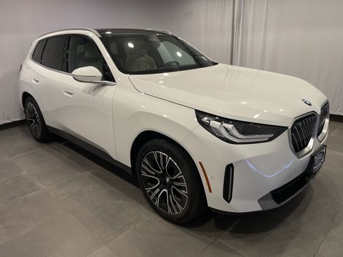 Used 2026 BMW X3 xDrive30i w/ Convenience Package AWD/4WD image 3