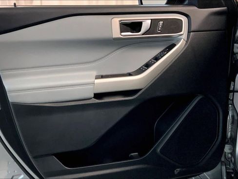 Used 2021 Ford Explorer XLT w/ Equipment Group 202A image 21