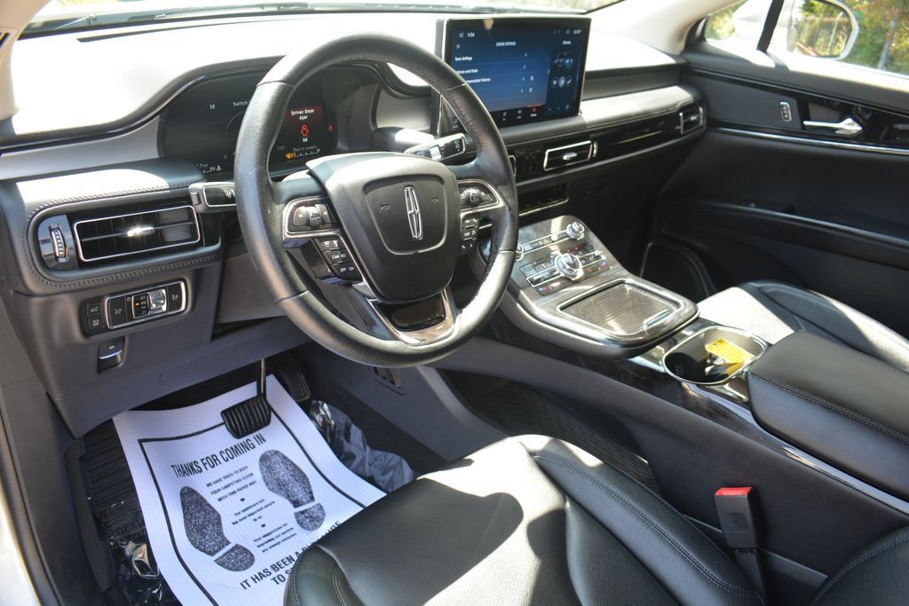 Used 2023 Lincoln Nautilus AWD w/ Premium Package image 10