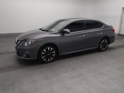Used 2019 Nissan Sentra SR FWD image 2