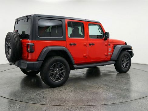 Used 2025 Jeep Wrangler Sport S image 9