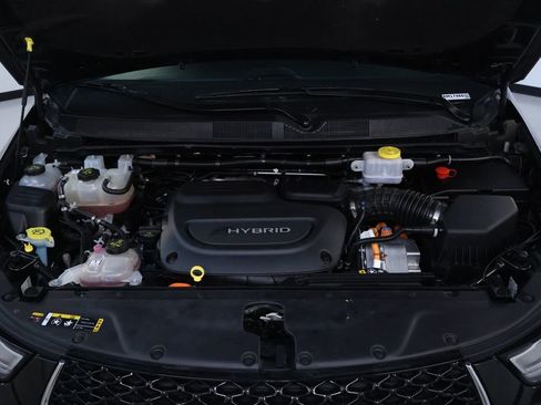 Used 2023 Chrysler Pacifica Touring-L image 37