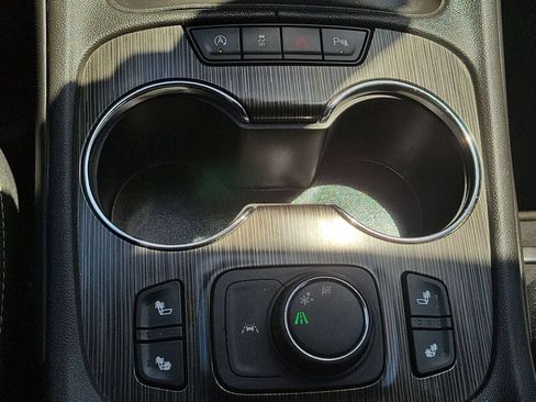 Used 2023 GMC Acadia SLT FWD image 35