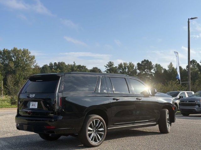 Used 2022 Cadillac Escalade ESV Sport Platinum w/ Heavy-Duty Trailer Package AWD/4WD image 9