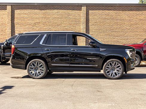 Used 2026 GMC Yukon Denali Ultimate AWD/4WD image 9