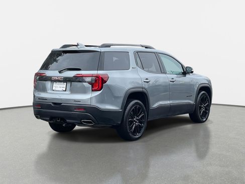 Used 2023 GMC Acadia SLT w/ Elevation Edition image 5