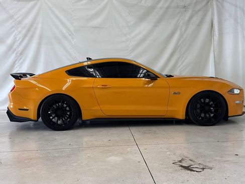 Used 2022 Ford Mustang GT Premium RWD image 3