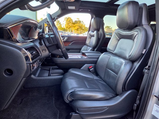 Used 2023 Lincoln Navigator Reserve AWD/4WD image 9