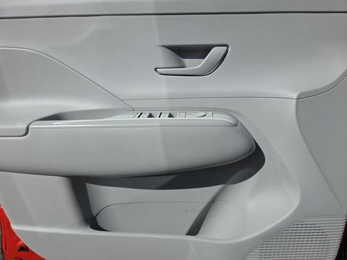 Used 2025 Hyundai Kona SEL FWD image 15