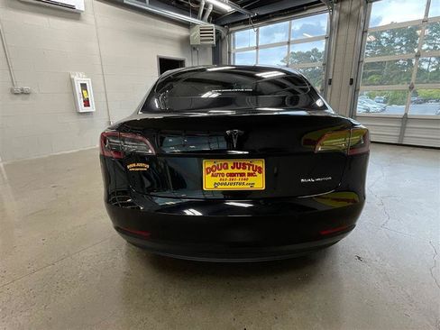 Used 2022 Tesla Model 3 Long Range AWD/4WD image 4