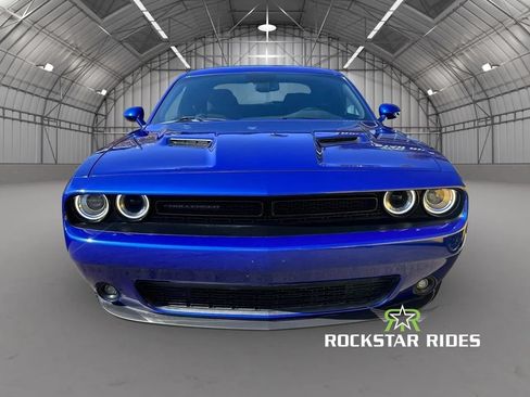 Used 2018 Dodge Challenger SXT w/ Blacktop Package RWD image 5
