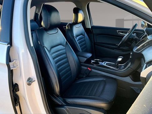 Used 2017 Ford Edge SEL w/ Equipment Group 201A image 7