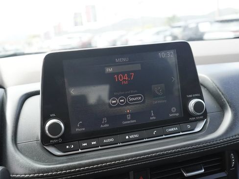 Used 2021 Nissan Rogue S FWD image 12