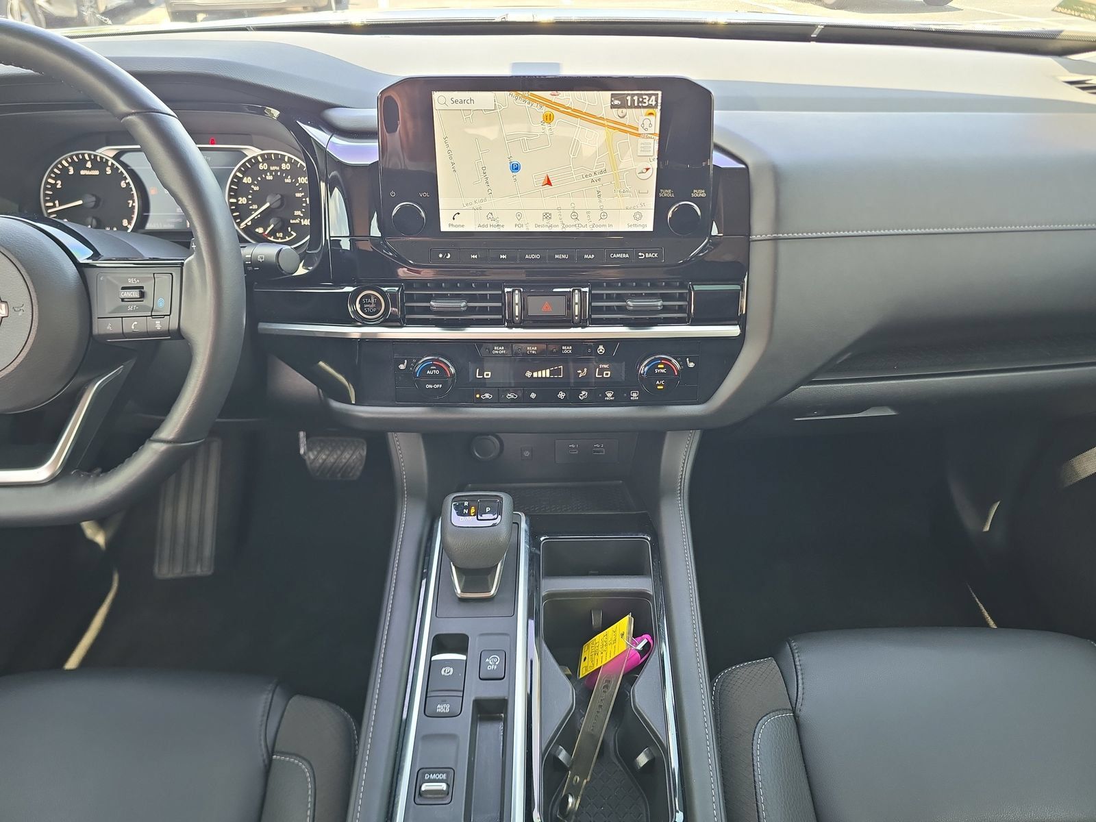 Used 2023 Nissan Pathfinder SL w/ Lighting Package (N92) FWD image 11