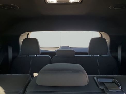 New 2026 GMC Acadia Elevation image 25