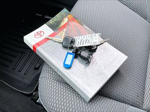 Used 2012 Toyota Tacoma PreRunner image 15