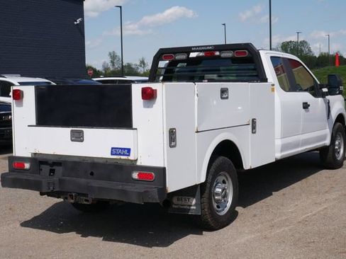 Used 2022 Ford F250 XL w/ Power Equipment Group RWD image 11