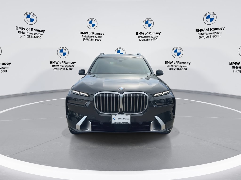 Used 2024 BMW X7 xDrive40i AWD/4WD image 3
