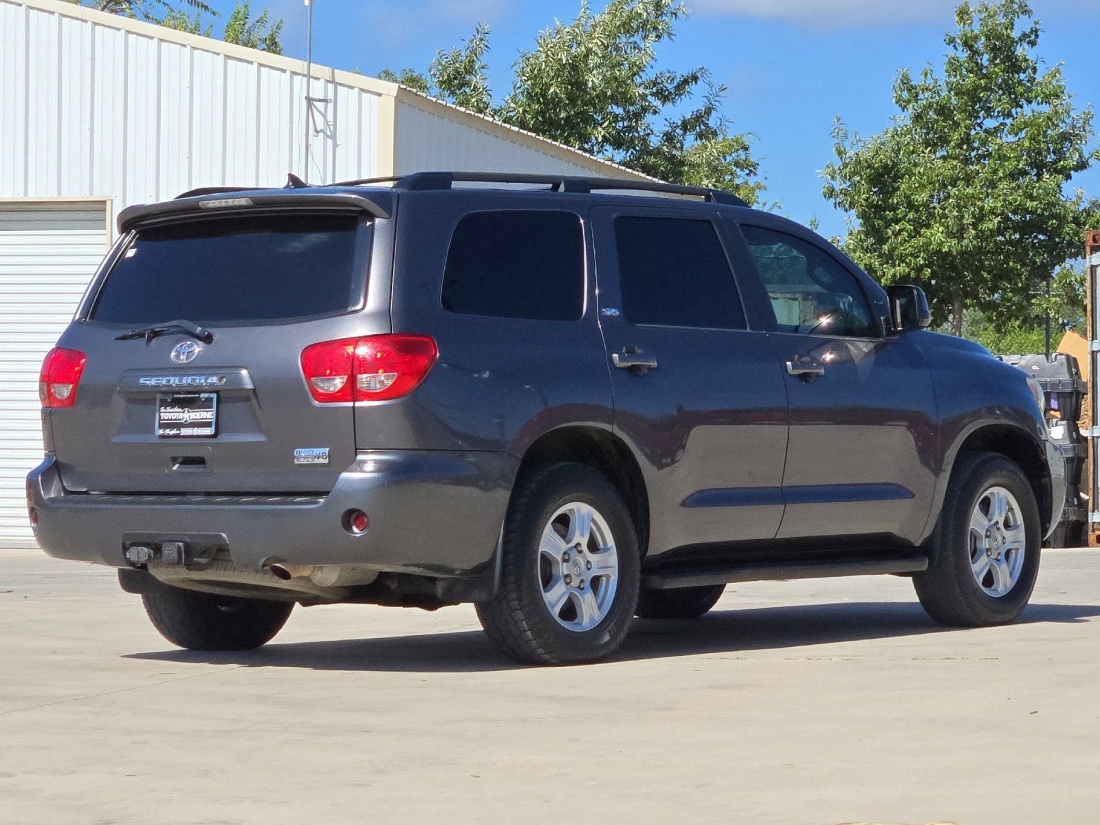 Used 2015 Toyota Sequoia SR5 RWD image 5