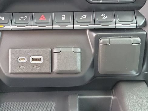 Used 2022 GMC Sierra 1500 Denali w/ Technology Package AWD/4WD image 31