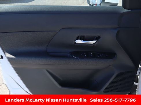 Used 2025 Nissan Kicks SV image 19