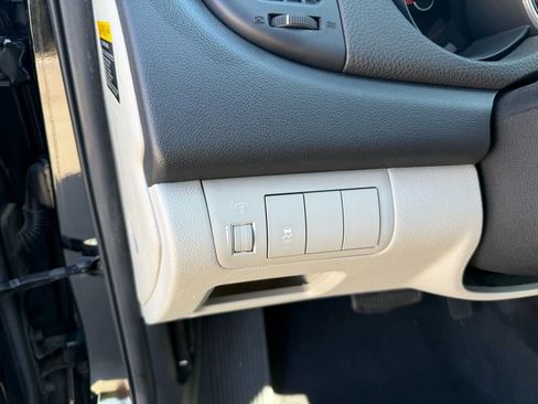 Used 2010 Kia Forte EX image 11