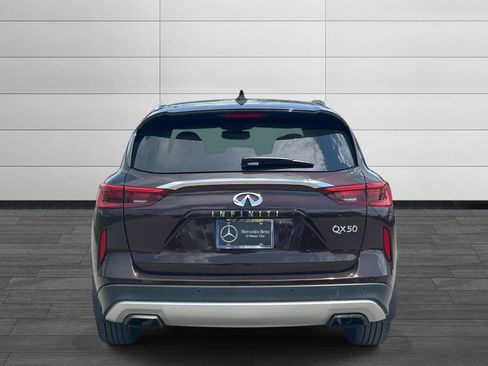 Used 2020 INFINITI QX50 Luxe w/ Navigation Package FWD image 4