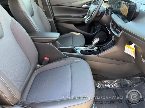 Used 2024 Buick Encore GX Preferred FWD image 12