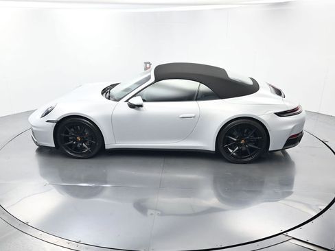 Certified 2025 Porsche 911 Carrera RWD image 34