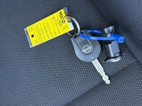 Used 2013 Nissan Juke S image 17