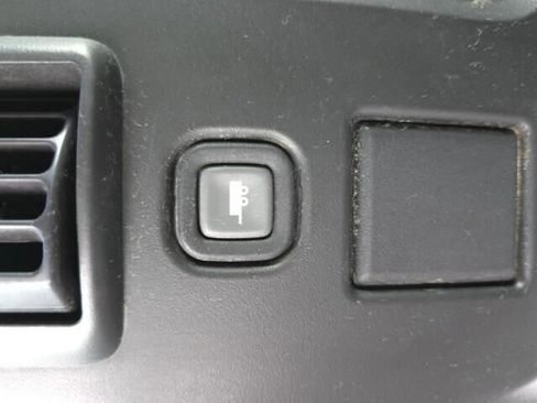 Used 2004 GMC Savana 3500 image 17