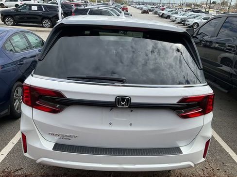 Used 2025 Honda Odyssey EX-L image 5